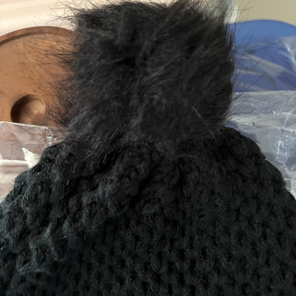 TJD Pom Hat and Boot Socks NIB - Picture 2 of 6